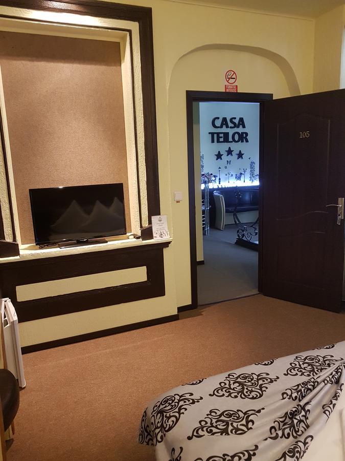 Casa Teilor Hotel Pitesti Exterior photo